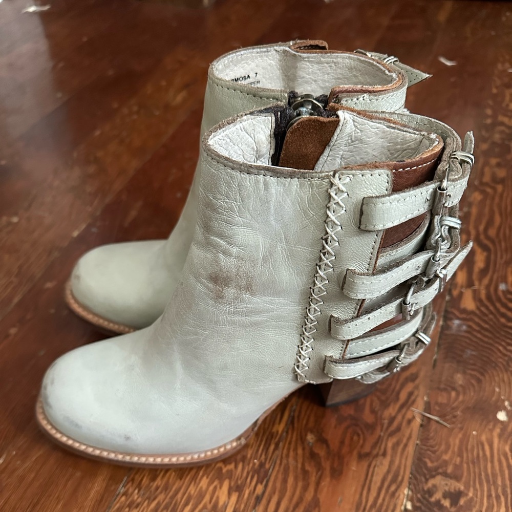 Freebies booties